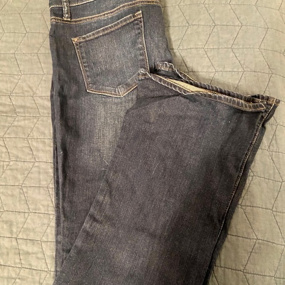 Bootcut is back!  DKNY SLIM BOOT JEANS Size 12 - Picture 1 of 7